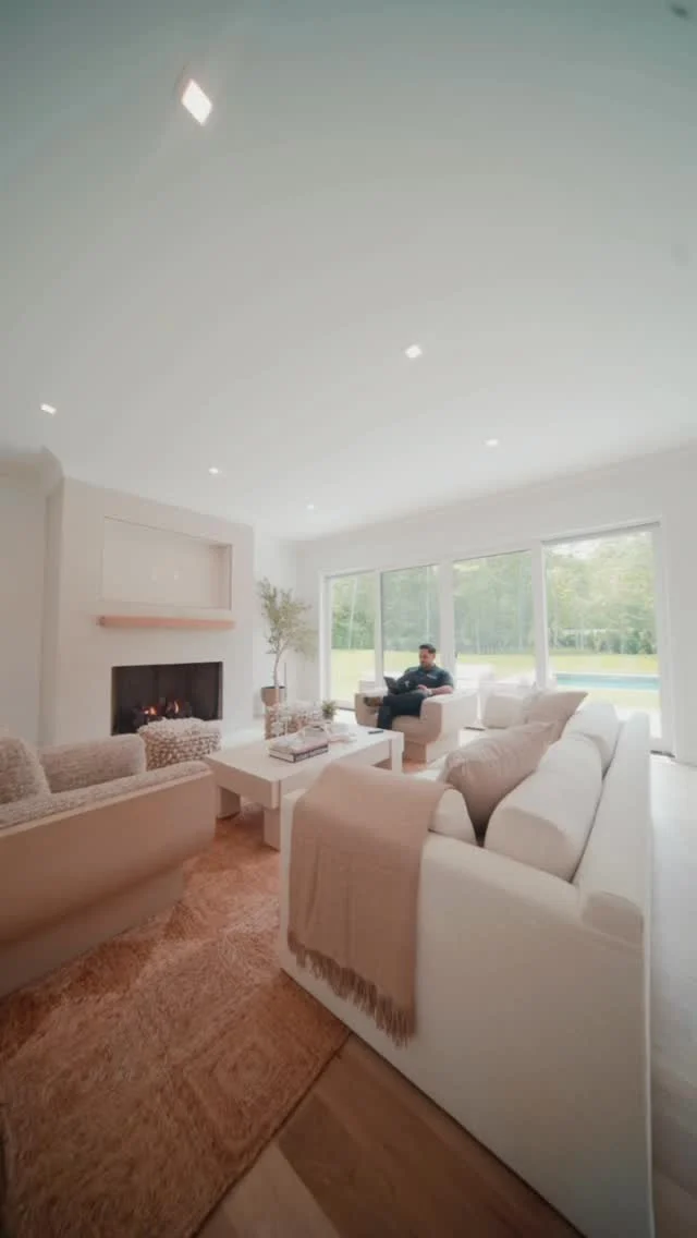 Just completed in the Hamptons — where timeless craftsmanship meets coastal luxury. Every detail, custom-built for the way you live.
#NewConstruction #DreamHome #ModernCoastal #HamptonsBuilder #HighEndHomes #ParamountDevelopment